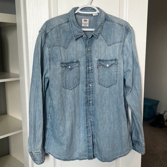 Levi's Standard Fit Classic Denim Western Shirt - Picture 2 of 4